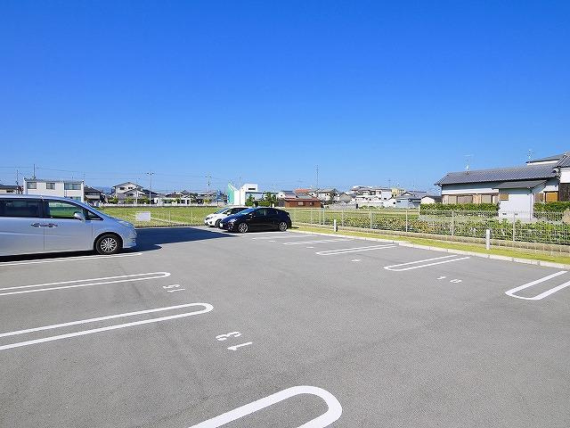 クオレールの駐車場|駐車スペースがあります