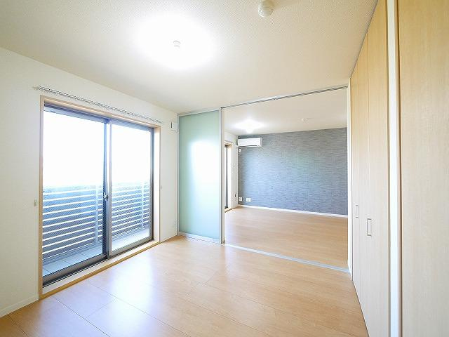 クオレールの洋室|採光のよい明るいお部屋です