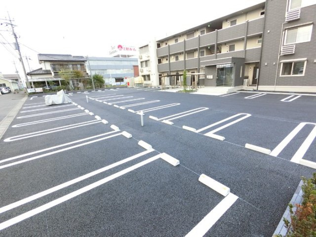 【駐車場】 | クレセントコート 住宅 | 駐車場