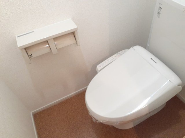 イースト３３０　Ⅱのトイレ|ゆったりとした空間のトイレです
