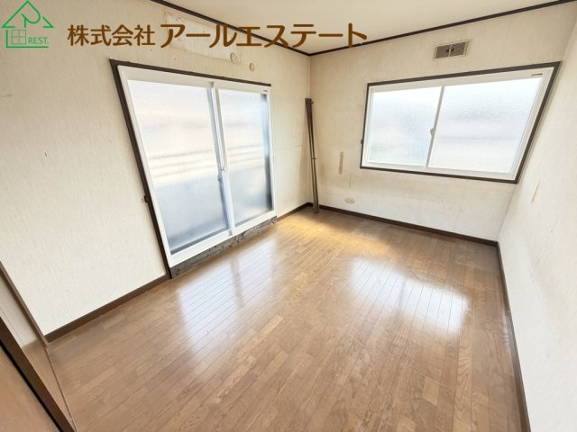加古川市平岡町二俣　　JR「東加古川駅」徒歩16分の洋室