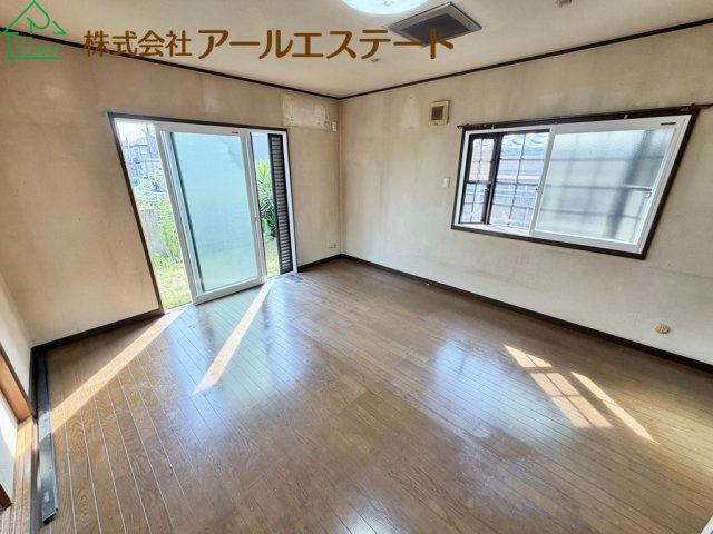 加古川市平岡町二俣　　JR「東加古川駅」徒歩16分の居間・リビング