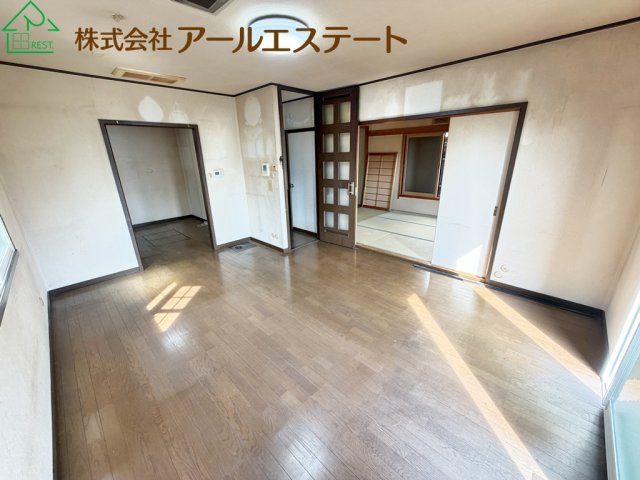 加古川市平岡町二俣　　JR「東加古川駅」徒歩16分の居間・リビング