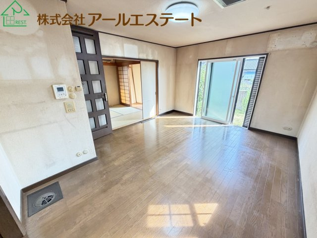 加古川市平岡町二俣　　JR「東加古川駅」徒歩16分の居間・リビング