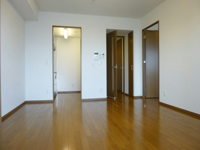 【居間・リビング】サニープレイス西芦屋2号館
