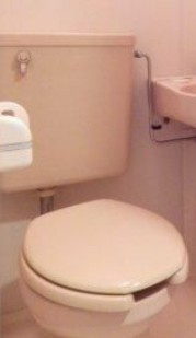 横浜市旭区鶴ケ峰本町２丁目の賃貸マンションのトイレ