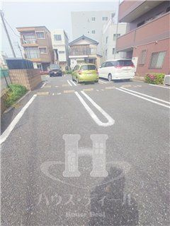 【駐車場】 | ベラルデ | 駐車場に車を止められます