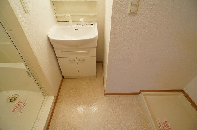 【洗面所】 | ベラルデ | 忙しい朝には欠かせない洗面所です