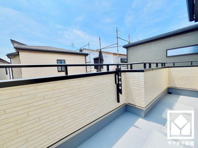 ハートフルタウン尼崎東園田3丁目のバルコニー|南側バルコニーです。南北両面バルコニーで陽当たり、風通し良好。バルコニーが2か所ございますので、お洗濯物をたっぷりと干す事ができます。