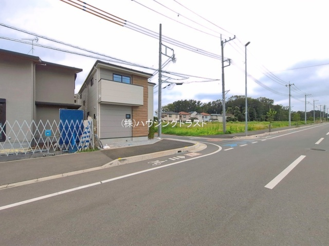 仲介手数料無料　ケイアイグレース所沢市上安松13期・新築全1棟の前面道路含む現地写真