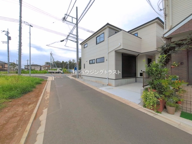 仲介手数料無料　ケイアイグレース所沢市上安松13期・新築全1棟の前面道路含む現地写真