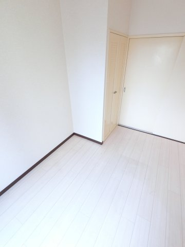 アーバンエクセル蘇我の洋室