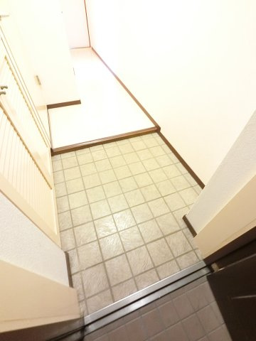 アーバンエクセル蘇我の玄関