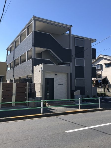 A residenceのエントランス