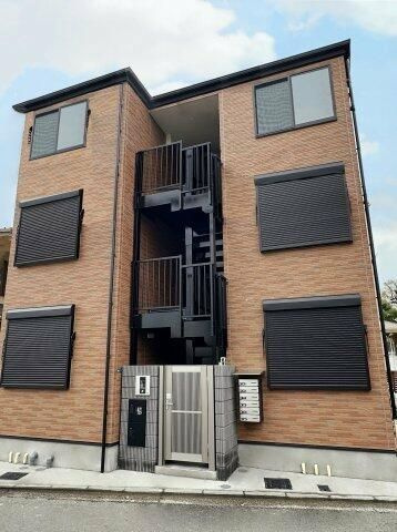 横浜市金沢区六浦１丁目のアパートの外観