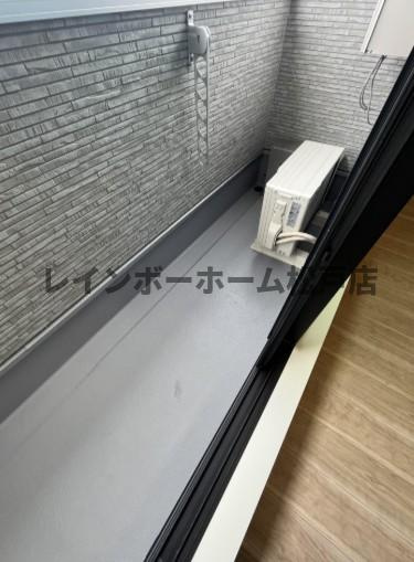 八潮市八潮４丁目のアパートのバルコニー