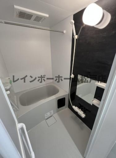 八潮市八潮４丁目のアパートの浴室