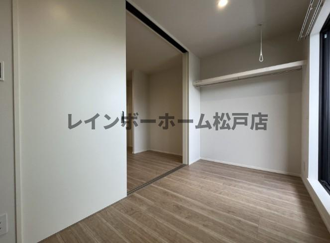 八潮市八潮４丁目のアパートの収納