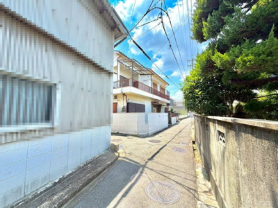 【前面道路含む現地写真】 | 綾園２丁目　売土地 | 【周辺施設もご紹介可能】お住まいになった際のイメージをお持ちいただくため、周辺施設へのご案内も致します♪お気軽にお申し付けください！