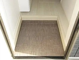 バーミープレイス立川Ⅱの玄関
