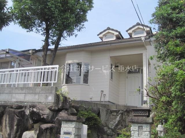 神戸市垂水区多聞台５丁目の一戸建ての外観
