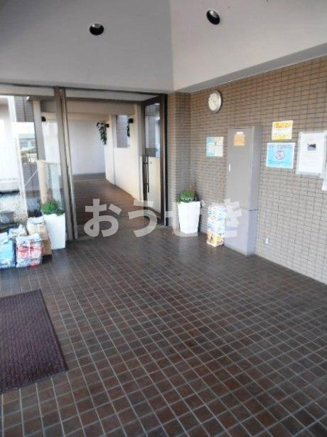 コンフォール北寺尾のロビー