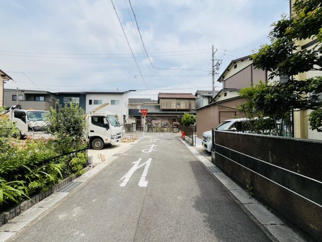 東海市荒尾町泉8番50『仲介手数料無料』新築一戸建て・建売の前面道路含む現地写真