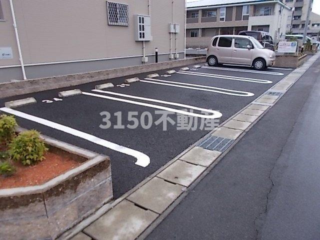 ベル　ソレイユⅡの駐車場|駐車場があるので、車を買う予定の方も安心です