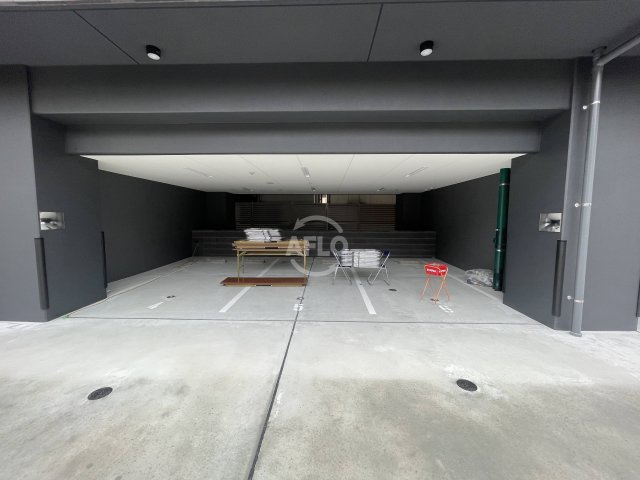 Louis Residence弁天町　弁天小学校の駐車場|Louis Residence 弁天町　敷地内駐車場