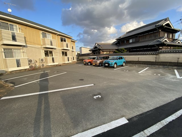 セントラルグレイスの駐車場