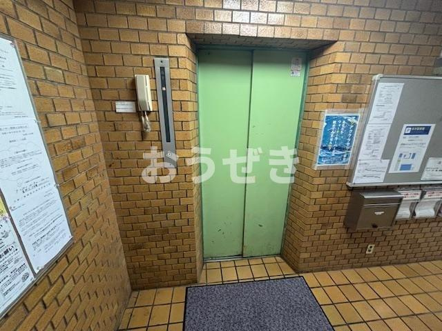 ミカドマンションのロビー