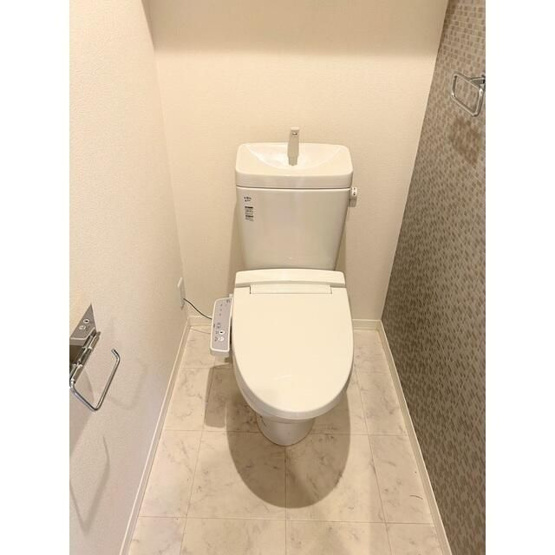 【トイレ】 | コンフォール | 清潔感のあるトイレです