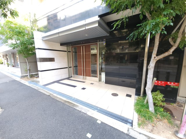 【エントランス】 | プレミアムステージ新大阪駅前