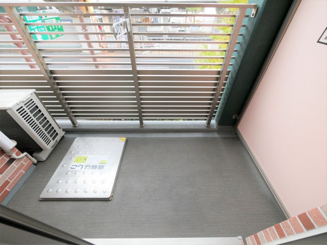 ララプレイスOSAKA　WEST　PRIMEのバルコニー
