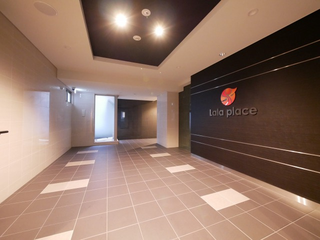 ララプレイスOSAKA　WEST　PRIMEのロビー