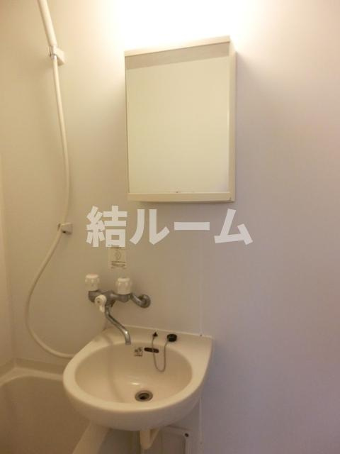 板橋区富士見町のアパートの洗面所