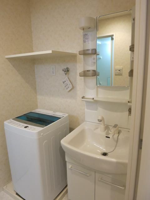 ラクラス池袋の洗面所