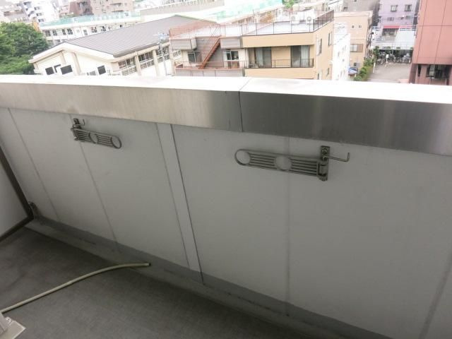 ラクラス池袋のバルコニー