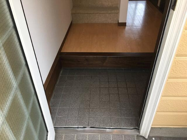 ドルフ水元の玄関