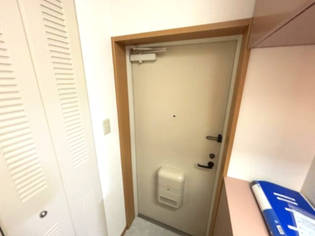 ソバーレ六甲道の玄関