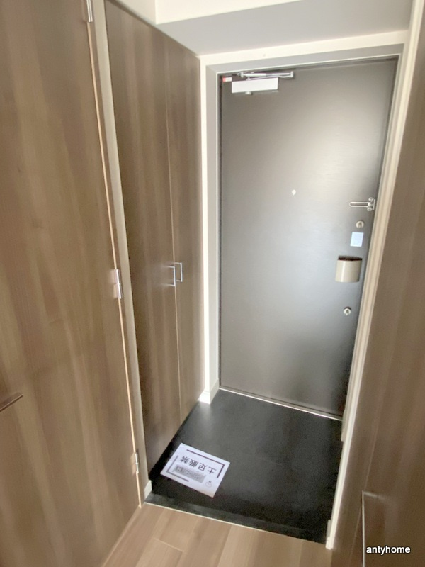 プレサンス難波ラフィーネ　仲介手数料無料の玄関