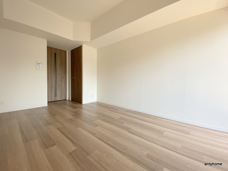プレサンス難波ラフィーネ　仲介手数料無料の洋室