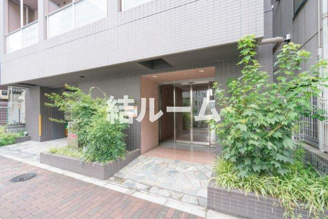 豊島区南大塚３丁目の賃貸マンションのエントランス