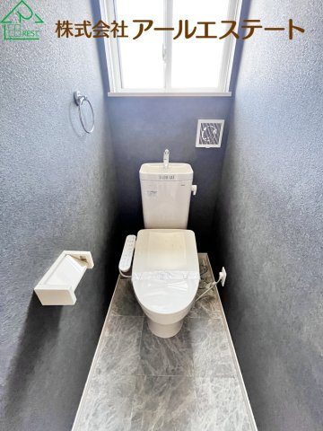 高砂市美保里　　　中古戸建のトイレ