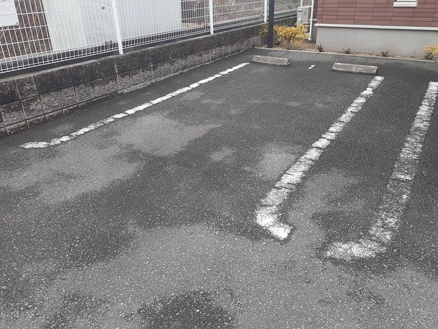 ジェルメ　フレーシュの駐車場