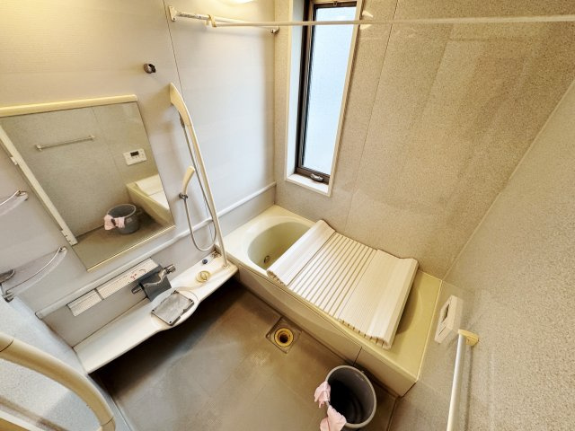 青崎東戸建ての浴室