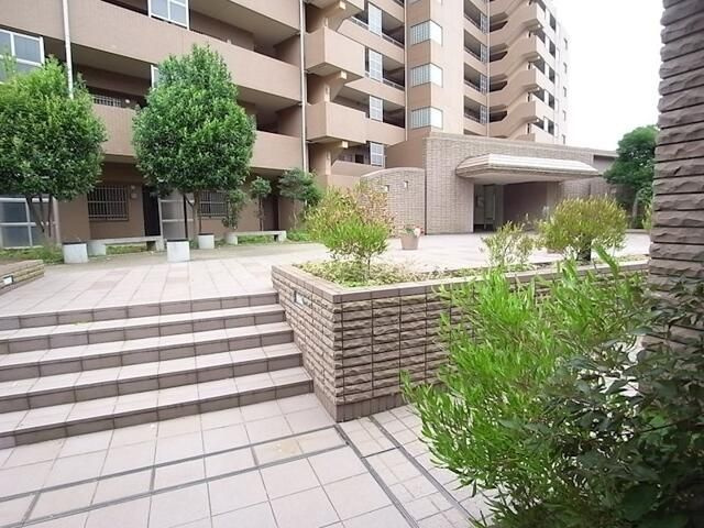 アイングレース八千代のエントランス