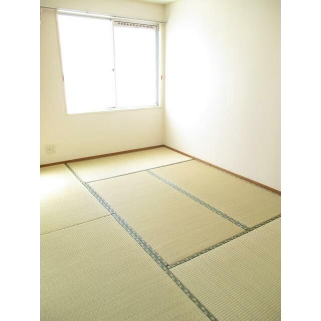 横浜市瀬谷区二ツ橋町のアパートの居間・リビング