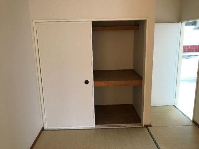 横浜市瀬谷区二ツ橋町のアパートの収納