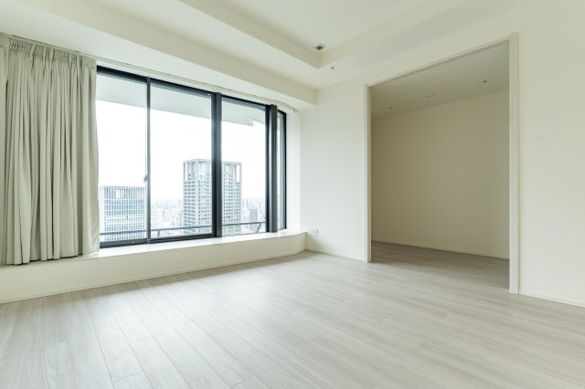 Brillia Tower 堂島（ブリリアタワー堂島）の洋室